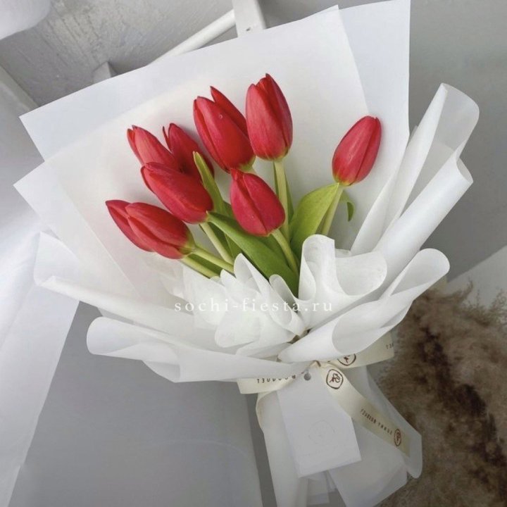 Букет красных тюльпанов в Новосибирске