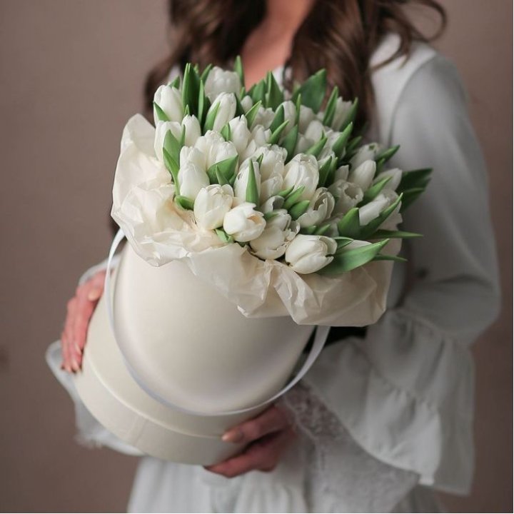 Тюльпаны в цилиндре  в Новосибирске