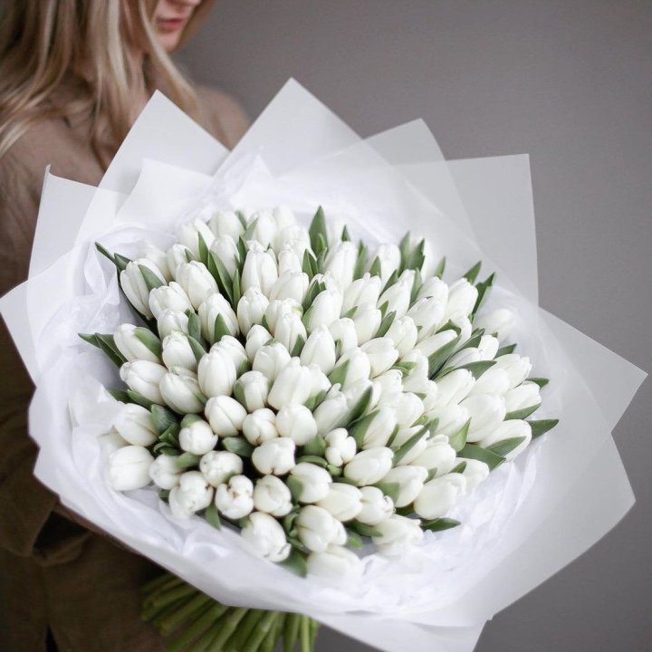 101 белый тюльпан в Новосибирске