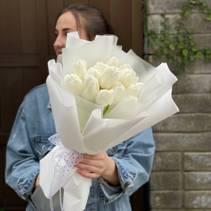 Букет белоснежных тюльпанов в Новосибирске
